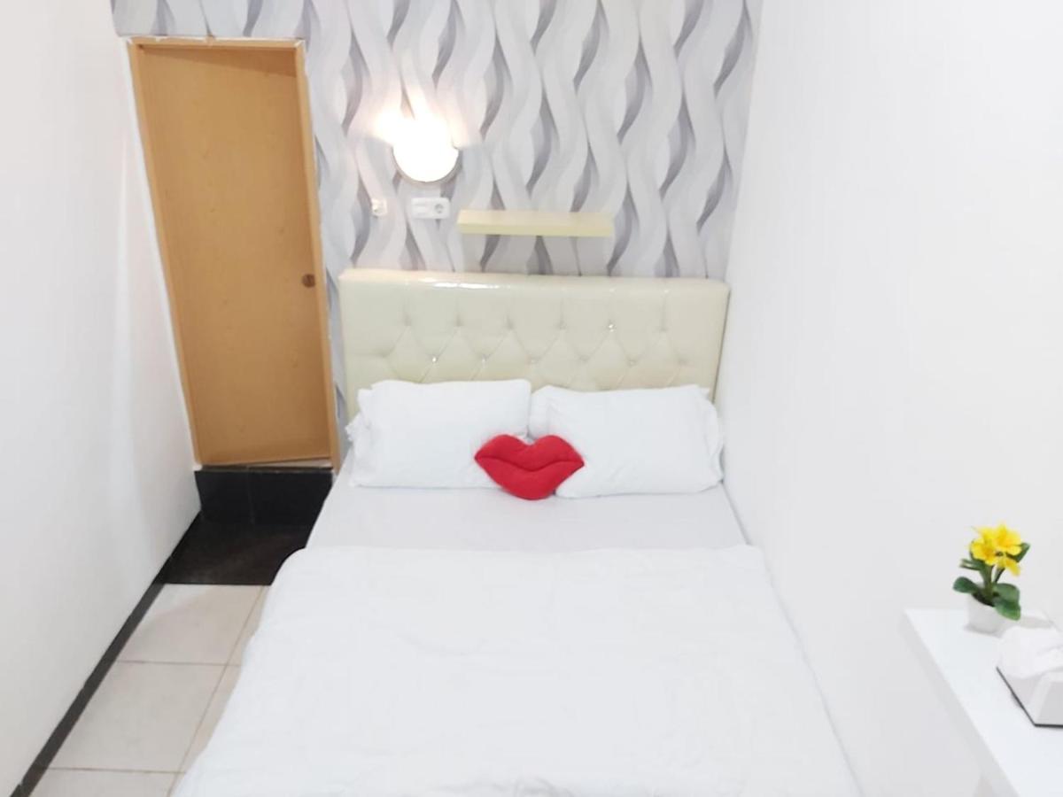 פאלמבאנג Alex Hostel 2 מראה חיצוני תמונה